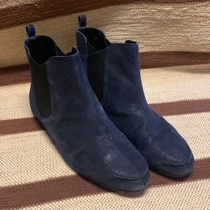 Stunning Donald J Pliner Navy Ankle Boots Size 10